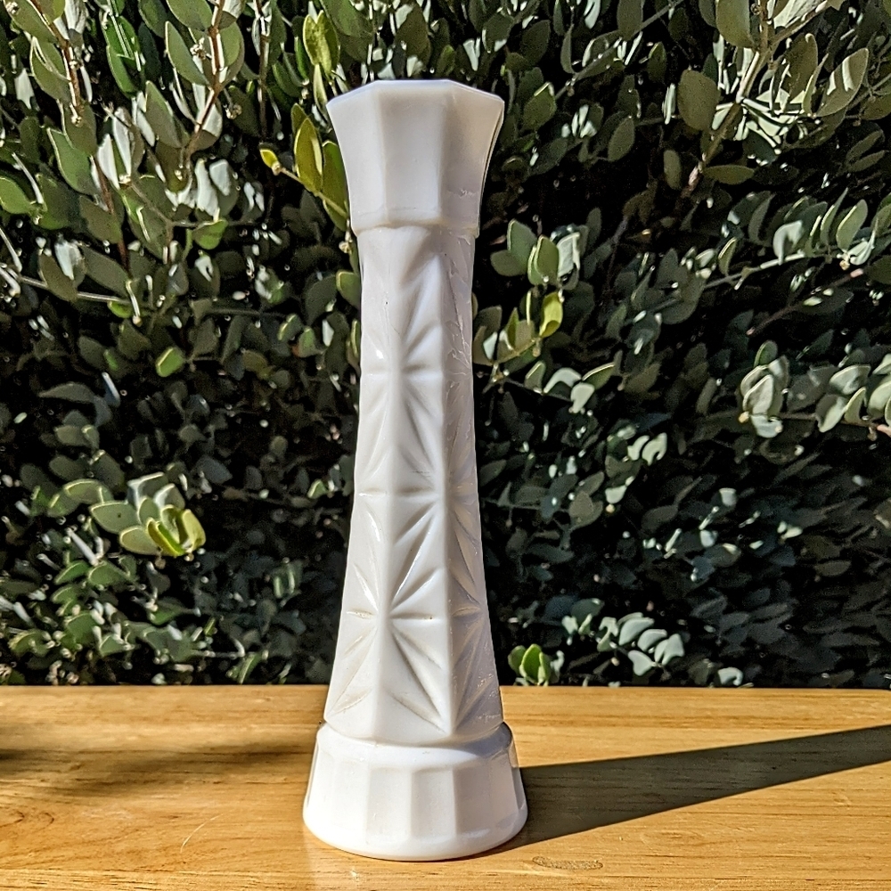 Vintage MCM White Milk Glass Starburst Bud Vase